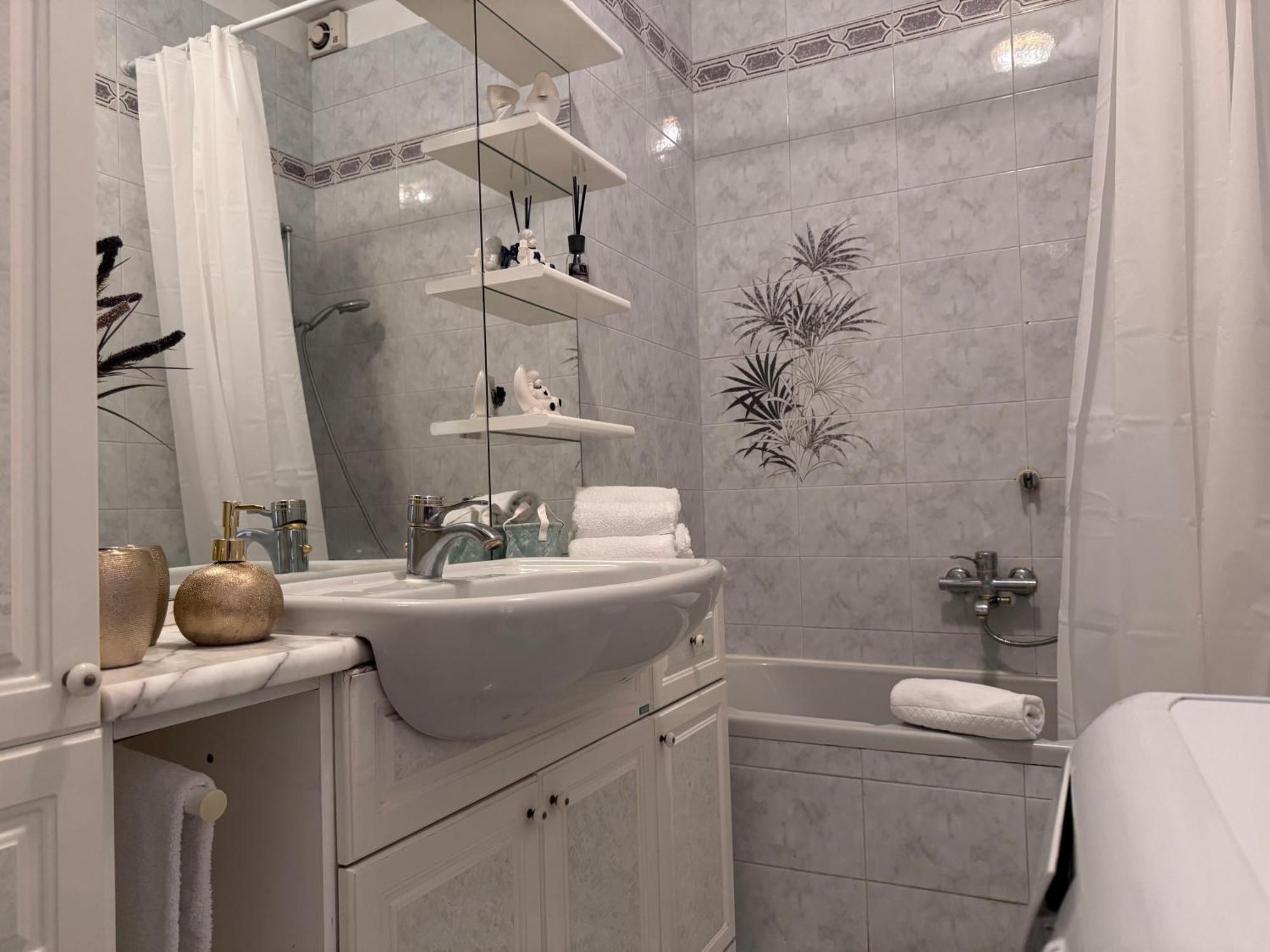 Casa Kolbe 8 , Centro M4 Appartement *