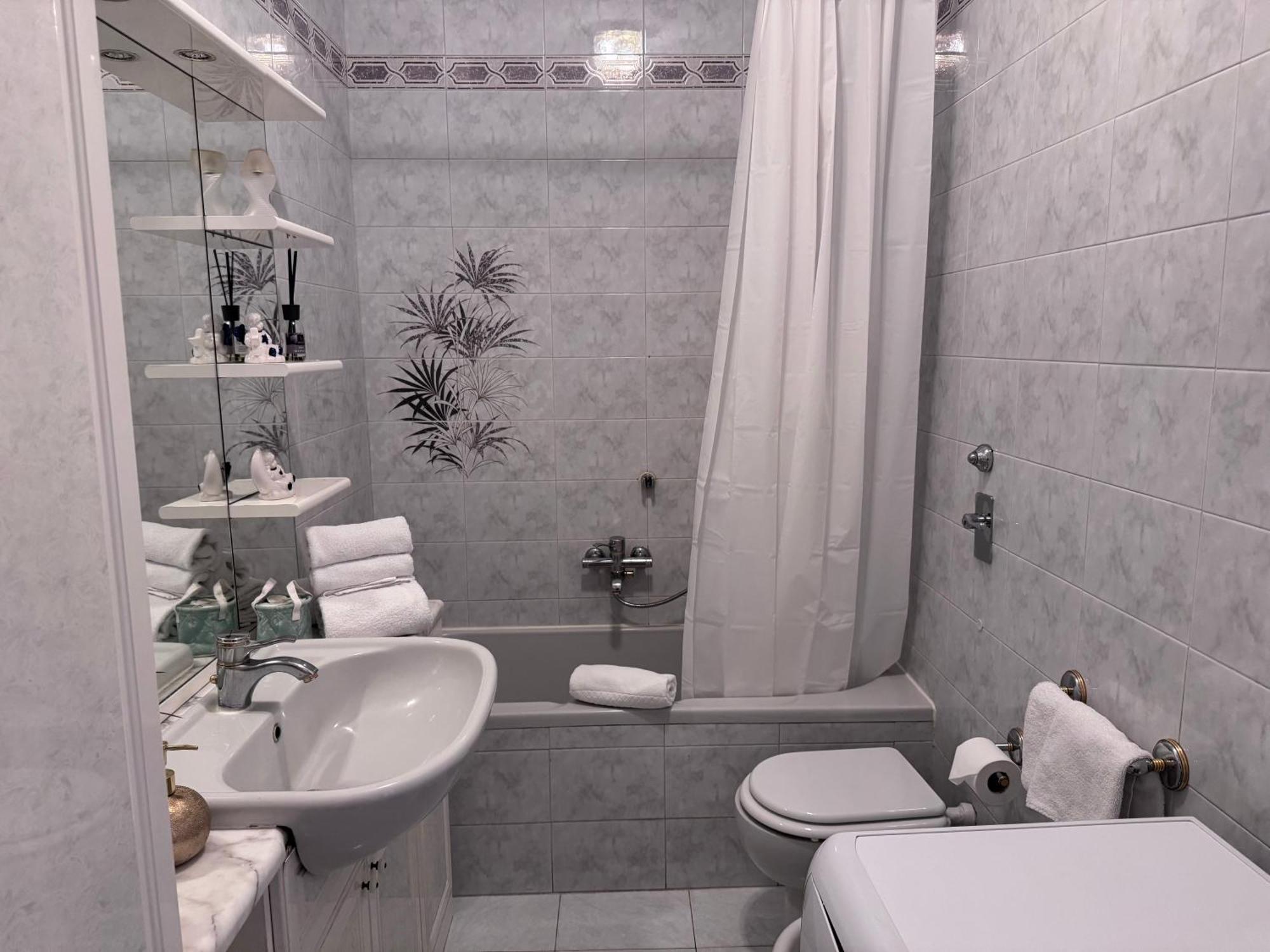 Casa Kolbe 8 , Centro M4 Appartement Milan