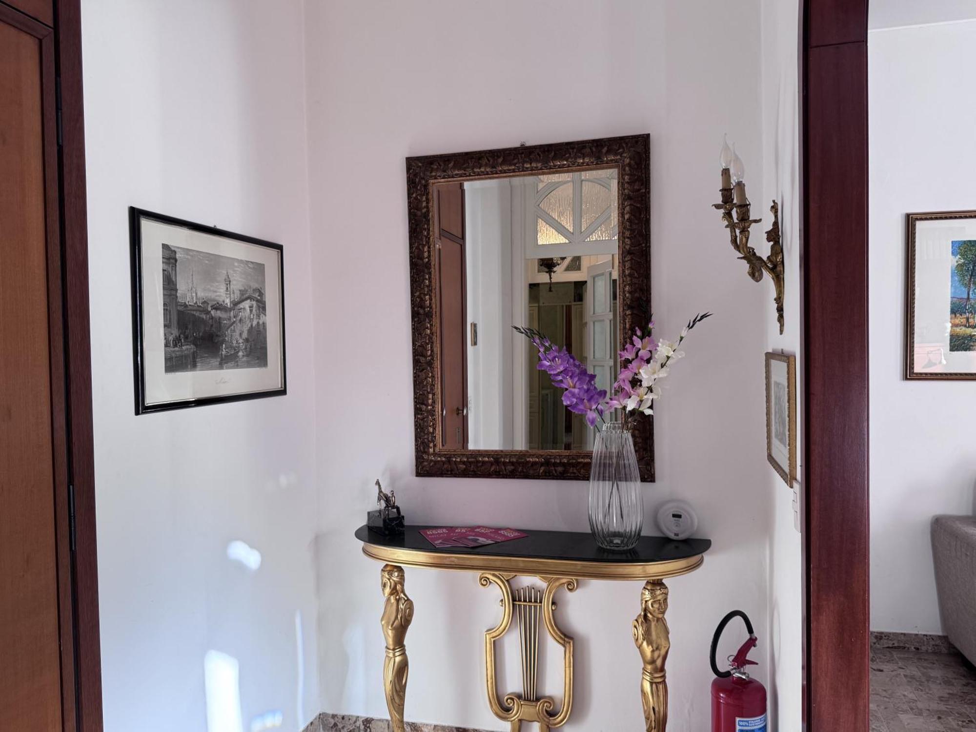 Casa Kolbe 8 , Centro M4 Appartement *